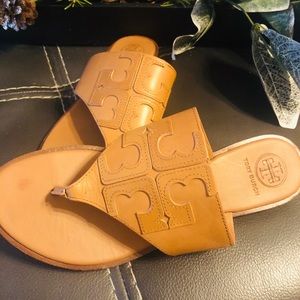 Tory Burch Jamie Logo thong sandal size 6.5